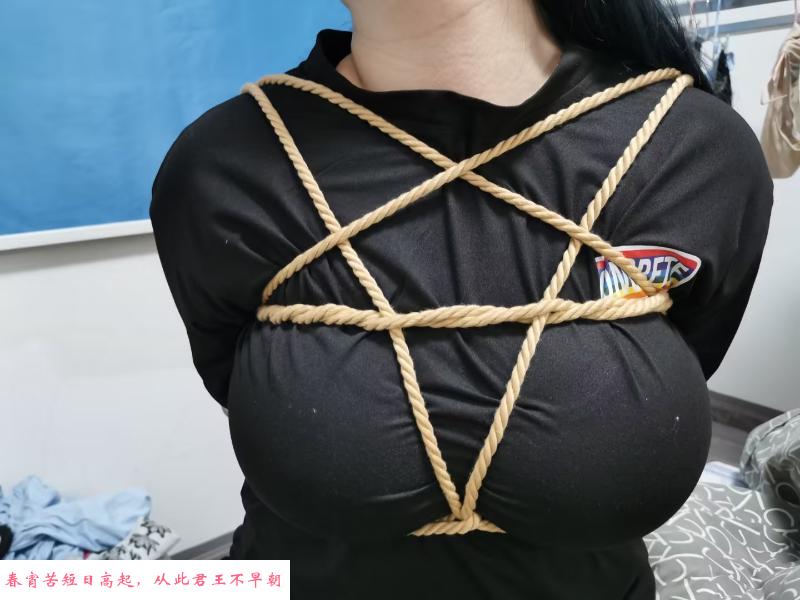 会潮吹的巨乳小坦克 第4张