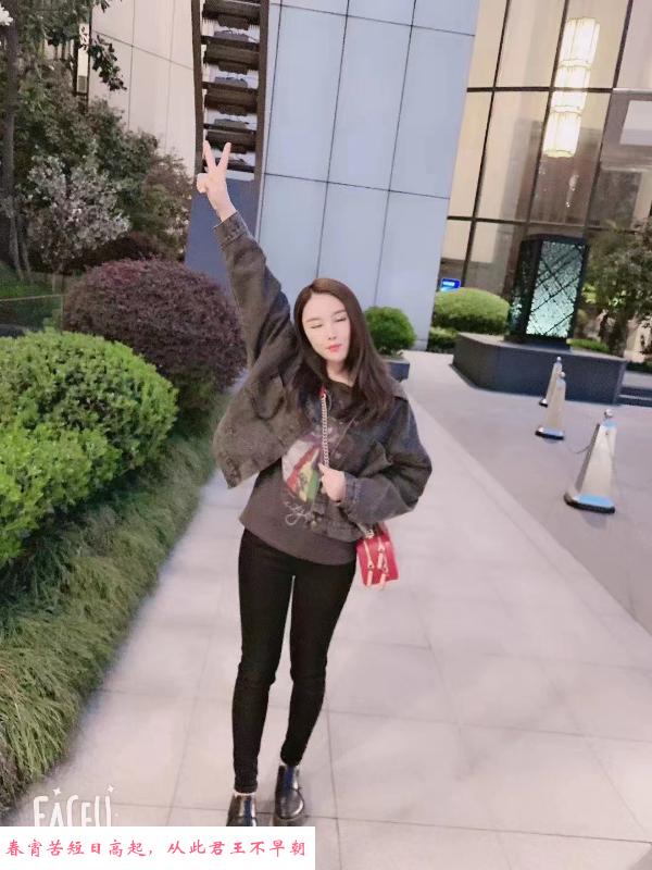 女人味十足小姐姐 第2张