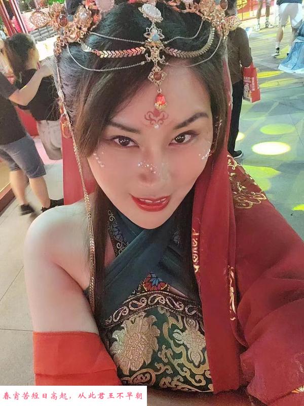 大胸骚女 第1张