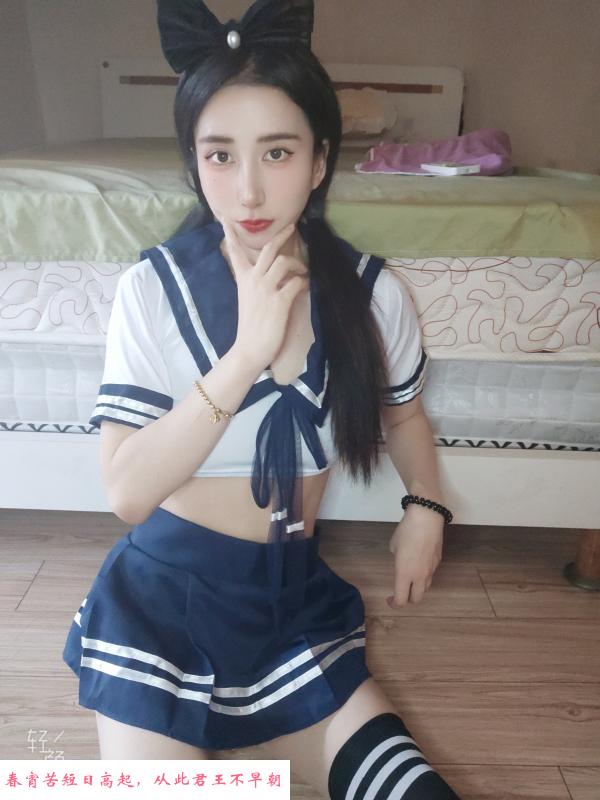 御姐脸萝莉身材 第3张
