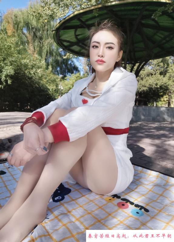 身材不错的风骚妹子 第1张