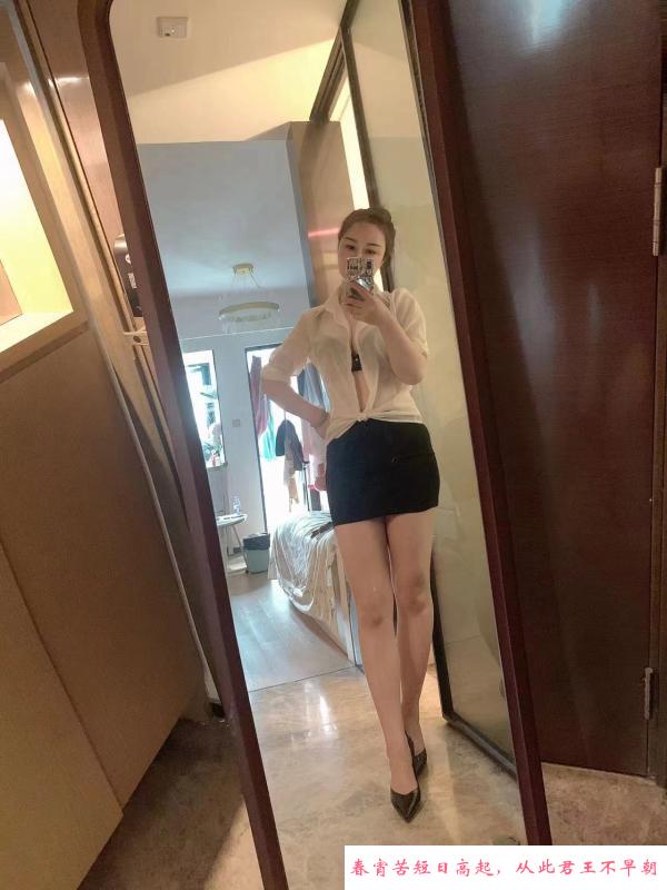 OL制服御姐开心 第4张