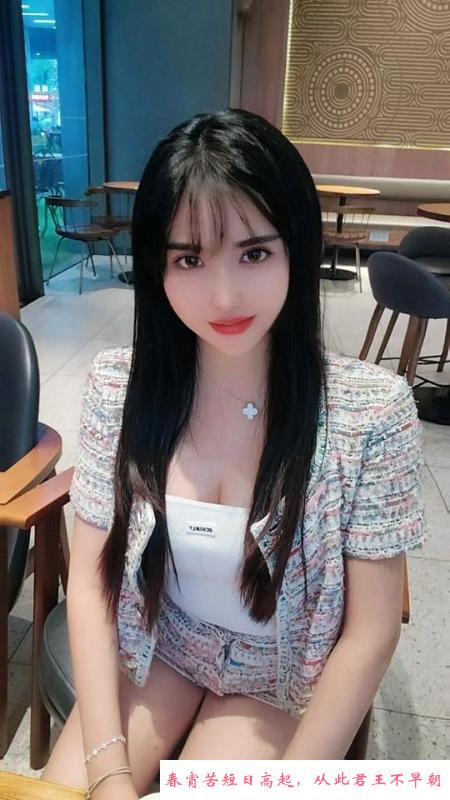 出击白云韵味少妇 第2张