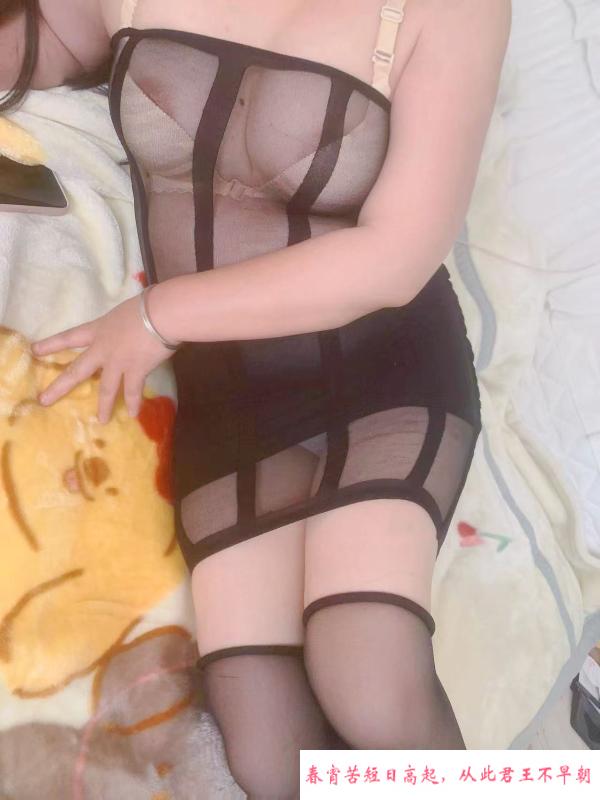 肥臀风骚小少妇 第4张