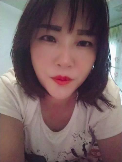 世纪城大胸熟女 第1张