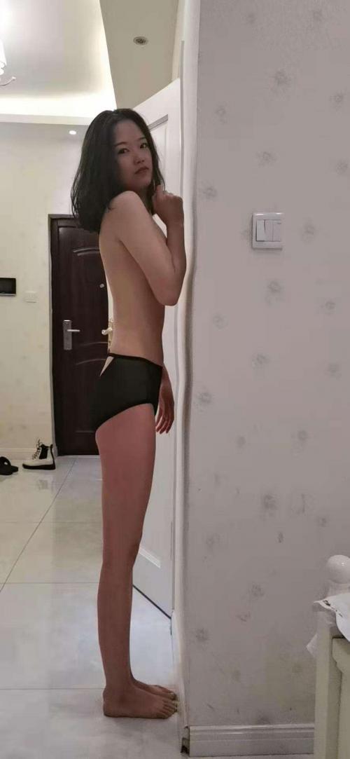 五星级服务的22岁大长腿小妹妹 第1张