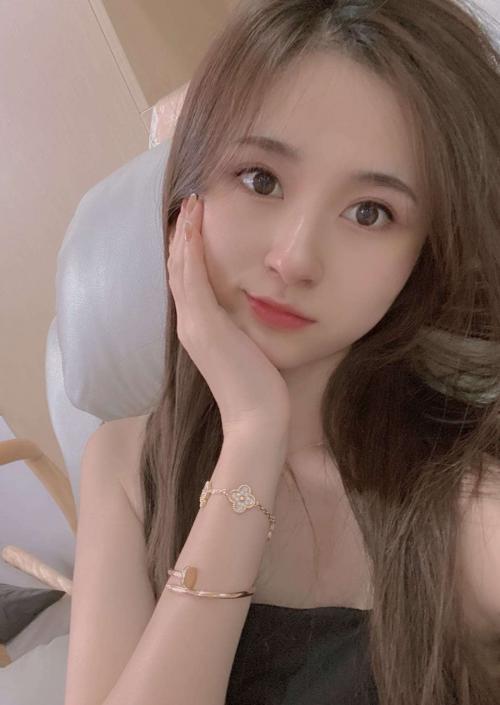 兼职英子 第1张