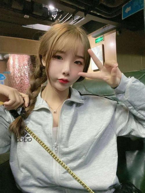 杭州御姐大奶女优马尾学妹 第3张