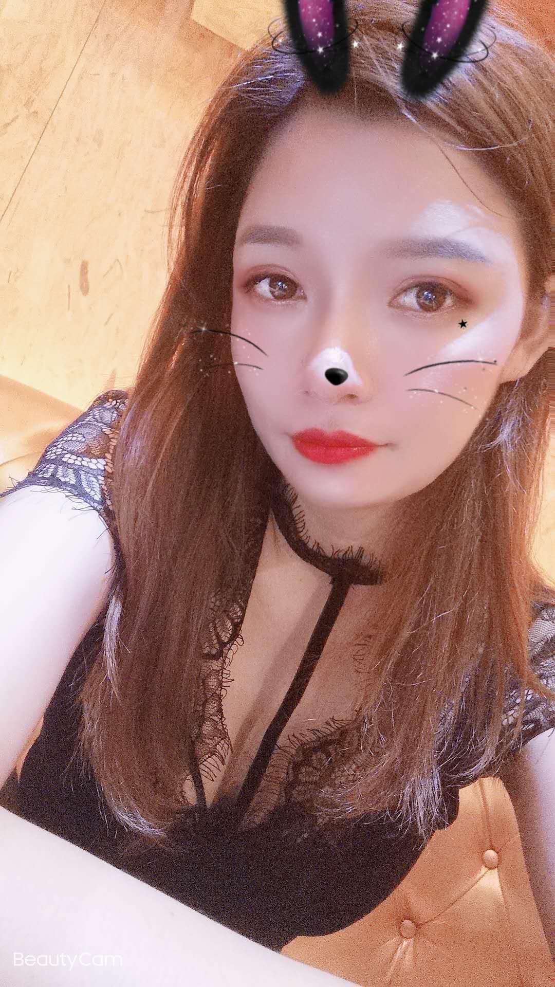 大奶嫩妹小骚包爽歪歪 第2张