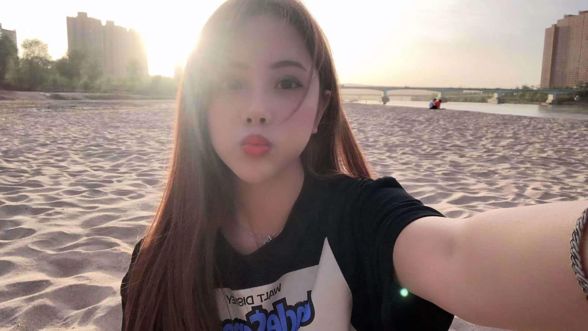2020年8月23天河性感大波的妹子 第2张
