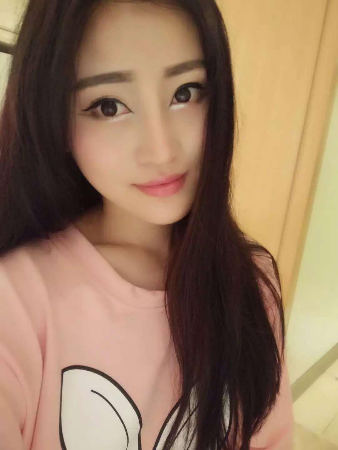 享受女神级别高跟丝袜后花园服务，酒店包房 第7张