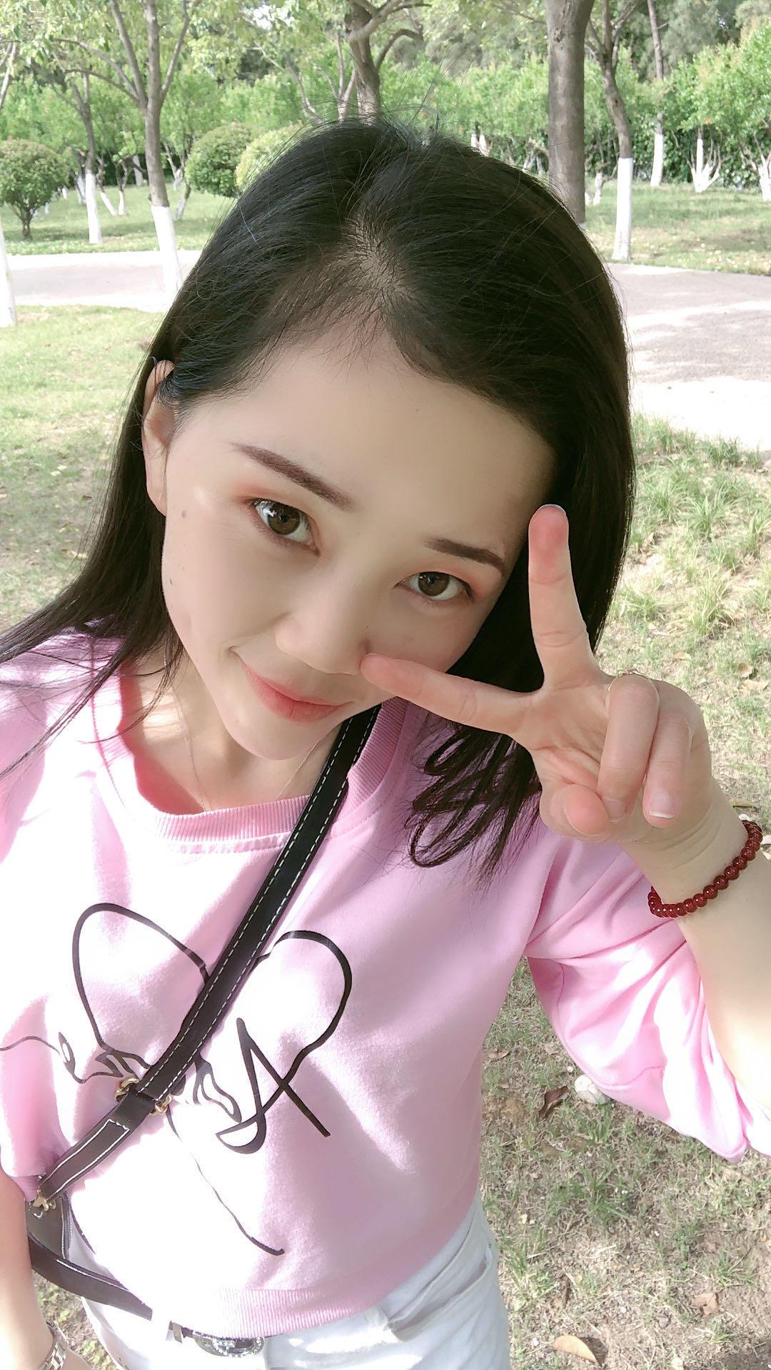 下沙00后清纯美女 第2张
