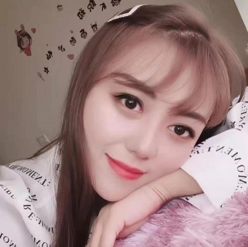 双龙大道美女 第1张