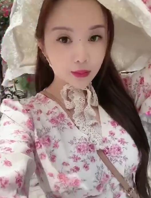 身材很好的小姐姐 第3张