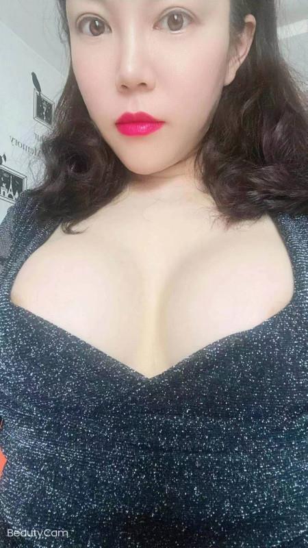少妇玲珑 第3张