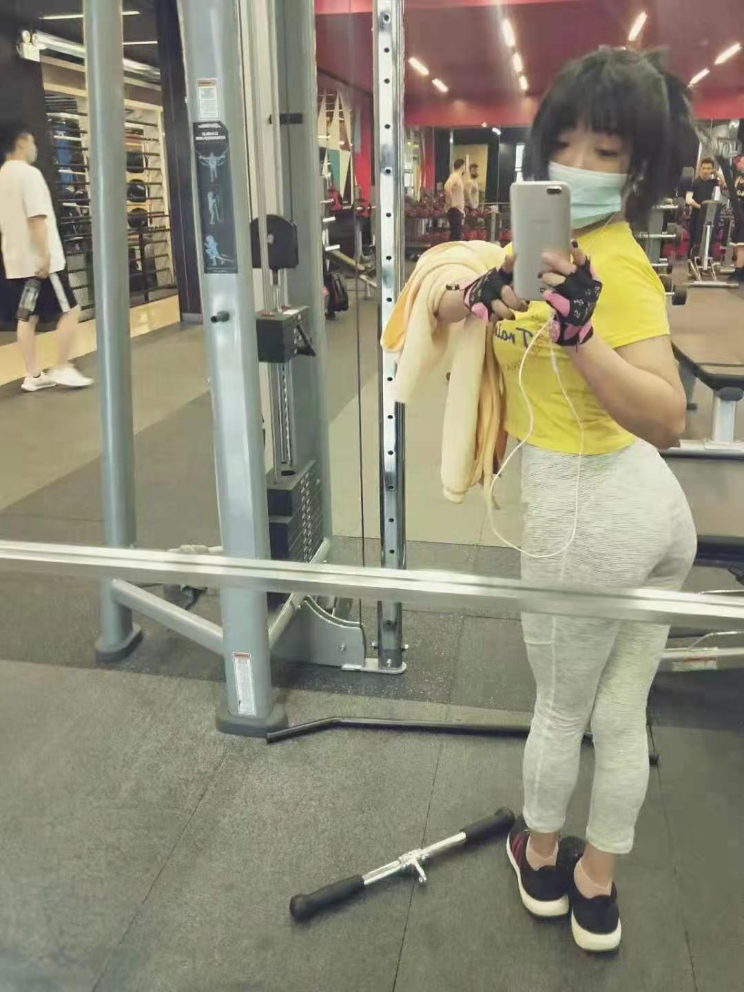 健身妹子 第1张