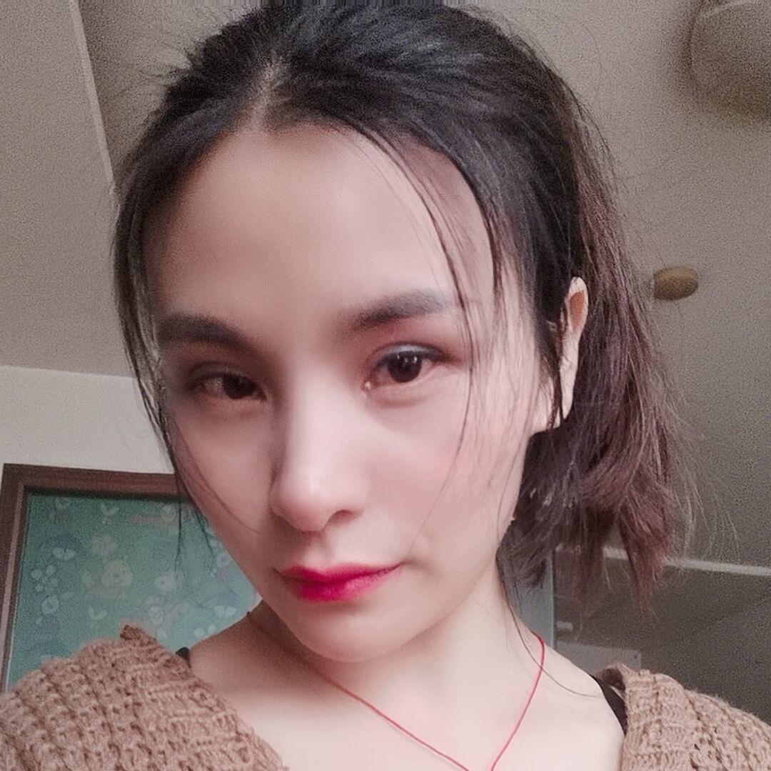 火车站附近妹子 第1张