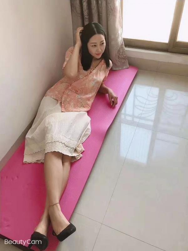 南宁东葛路长腿少妇 第2张