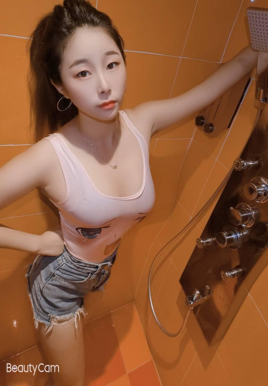 好一个小骚蹄子 第3张