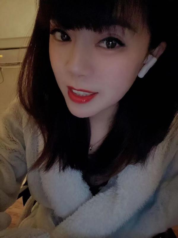 滨江服务系妹子九儿 第1张