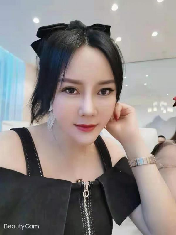 东门牛市口大胸美女 第3张