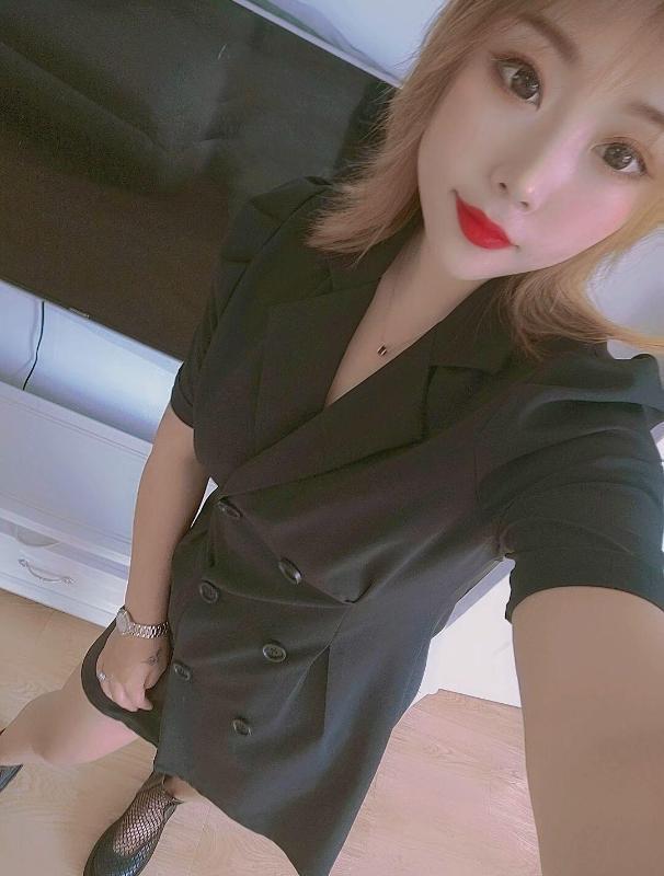 汉囗气质型美女 第1张