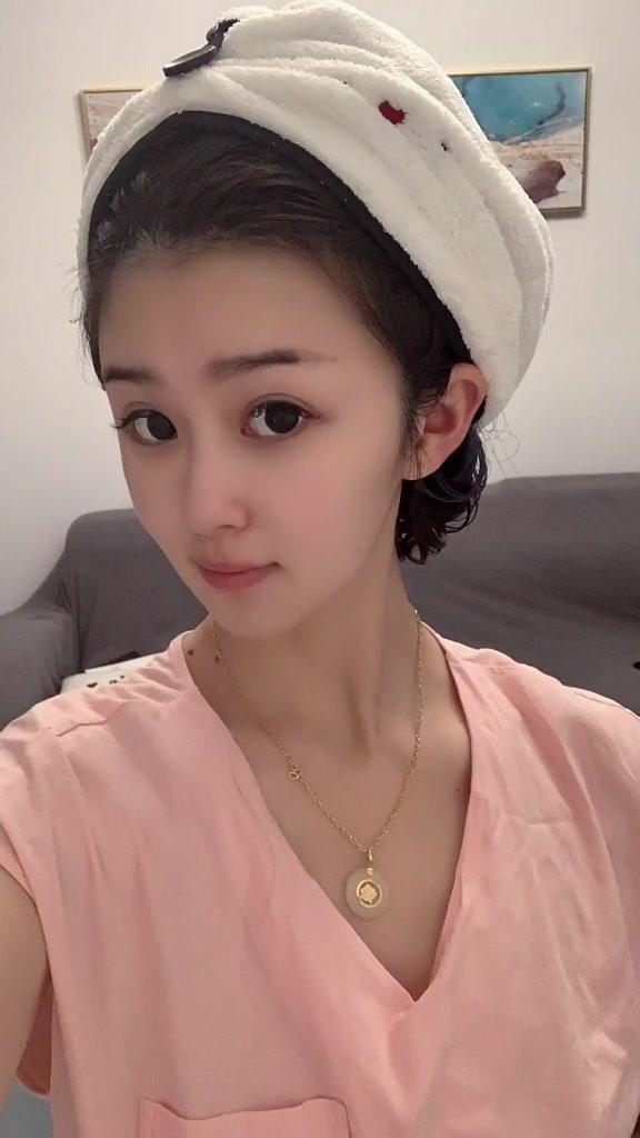 兄弟推荐的极品妹子 第2张