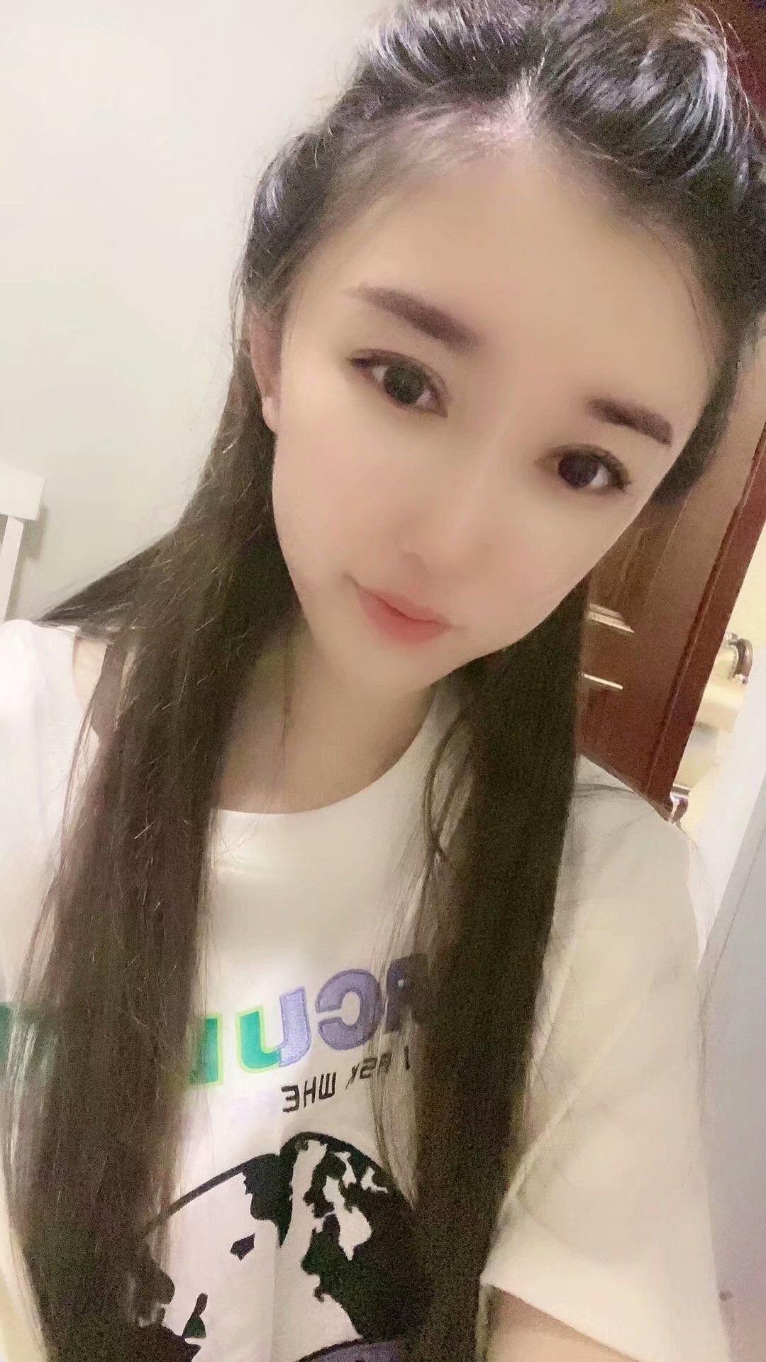 颜控必入！白嫩清纯新鲜小妞，外表清新上床豪放，水多... 第1张