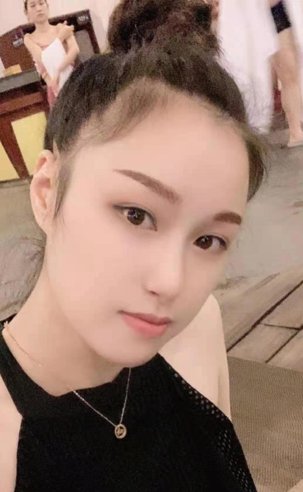 分享一个小美女,喜欢年轻的可以一试 第2张