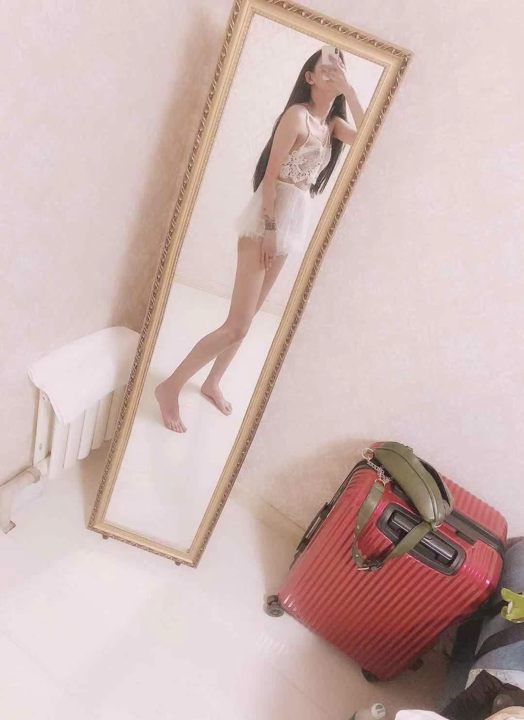 00年长腿嫩妹颤抖记 第5张