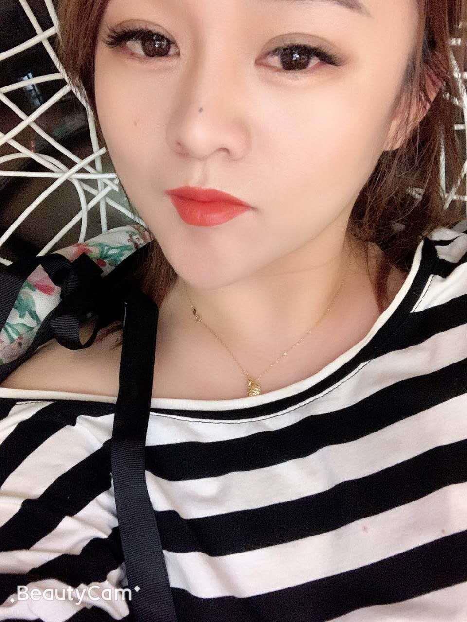 姚家园做美容工作的兼职妹子 第1张