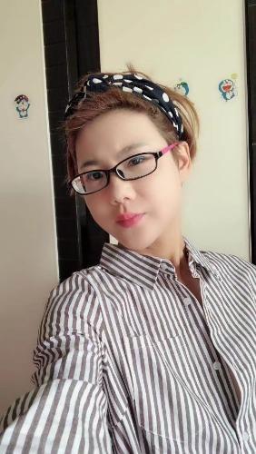 体验短发美少妇,附图 第1张
