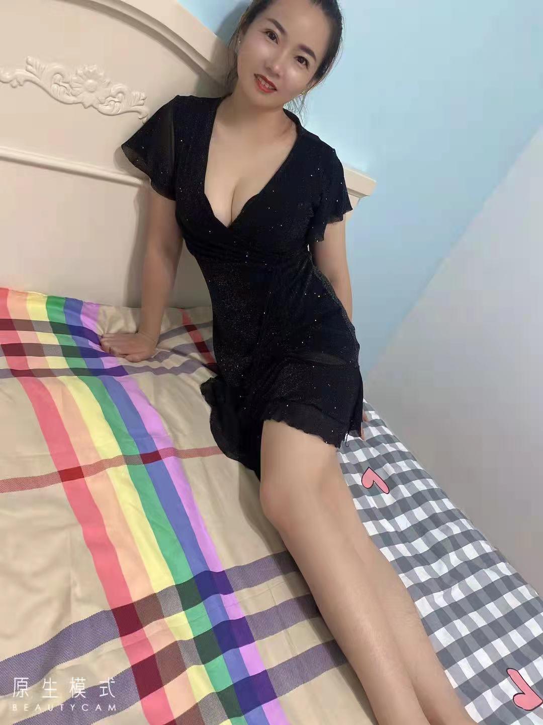 良家小少妇刚下水,颜值身材都靓,脾气温柔乐于献身体 第1张